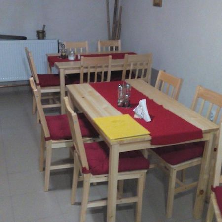 Maison d'hôtes Casa Cosmin à Dobra Extérieur photo
